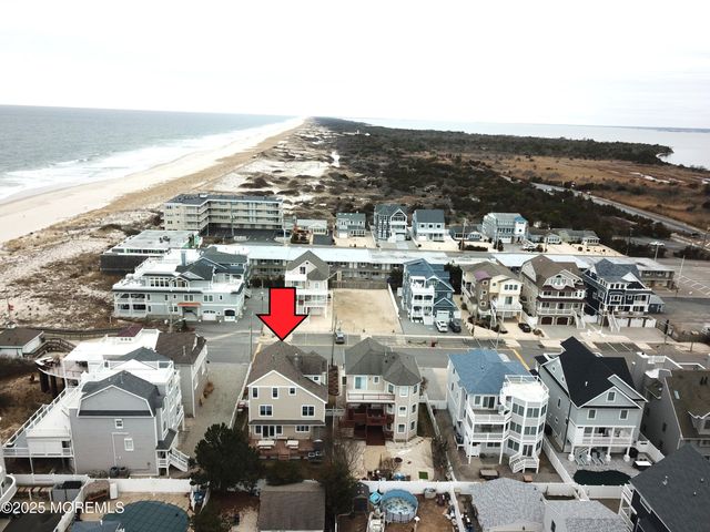 12 23rd Avenue, Seaside Park, NJ 08752