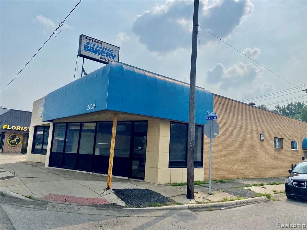 24055 Van Dyke Avenue, Center Line, MI 48015