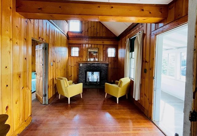 37 Lincoln Hwy, Wareham, MA 02571