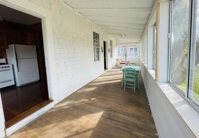 37 Lincoln Hwy, Wareham, MA 02571