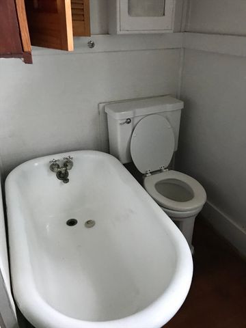 37 Lincoln Hwy, Wareham, MA 02571