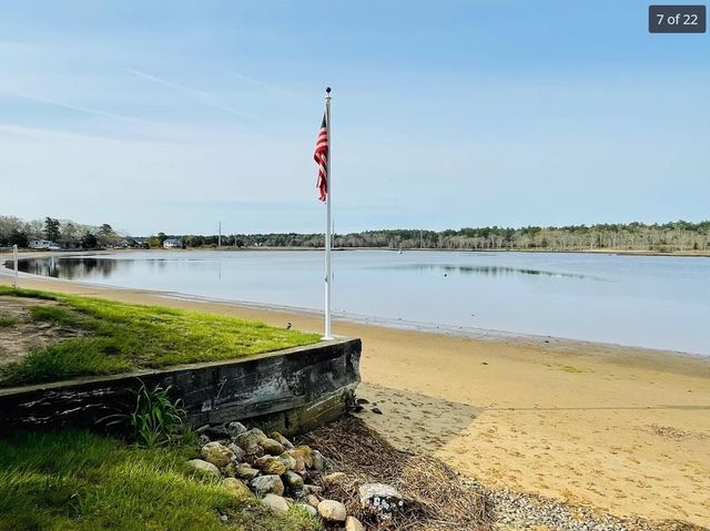 37 Lincoln Hwy, Wareham, MA 02571