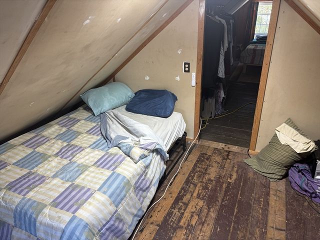 37 Lincoln Hwy, Wareham, MA 02571