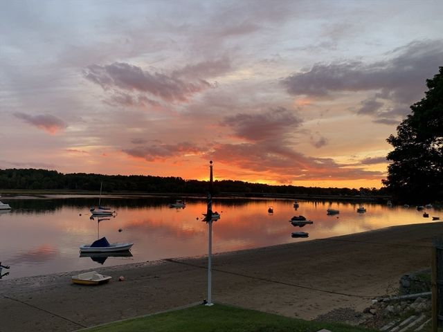 37 Lincoln Hwy, Wareham, MA 02571