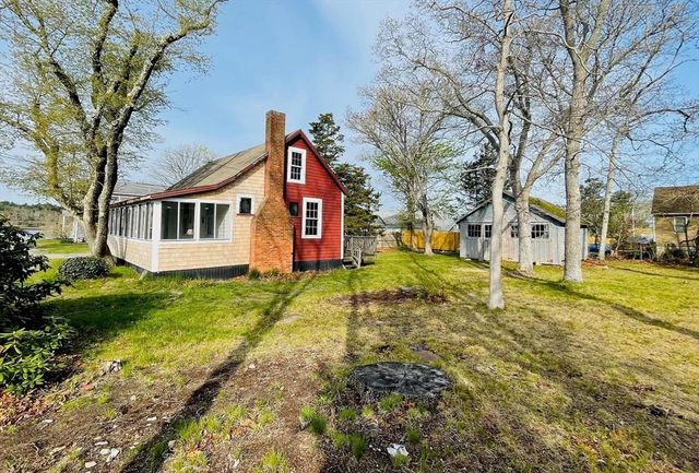 37 Lincoln Hwy, Wareham, MA 02571