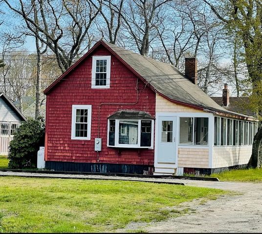 37 Lincoln Hwy, Wareham, MA 02571