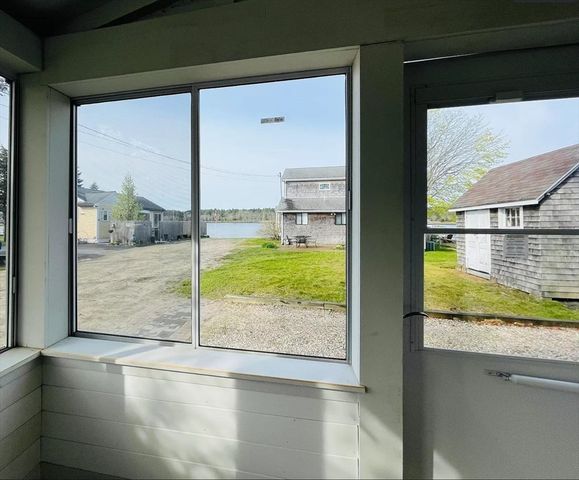 37 Lincoln Hwy, Wareham, MA 02571