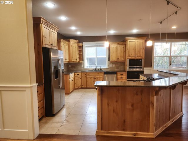 12407 Nw 48TH Ct, Vancouver, WA 98685