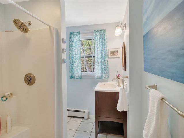 5 Juniper Dr, Mansfield, MA 02048
