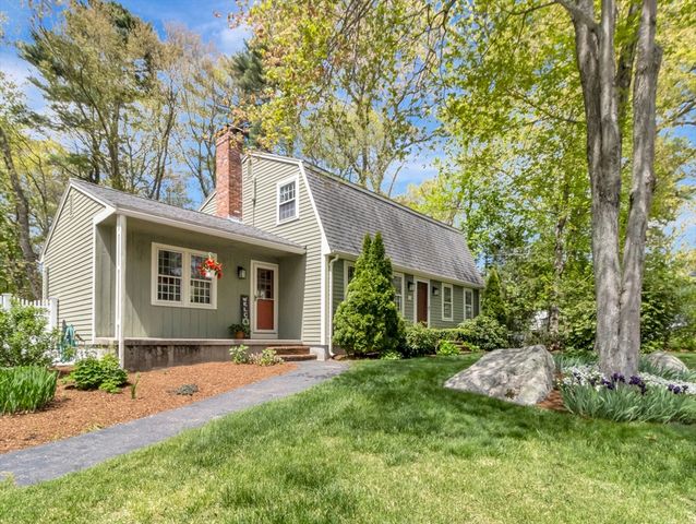 5 Juniper Dr, Mansfield, MA 02048
