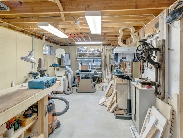 5 Juniper Dr, Mansfield, MA 02048
