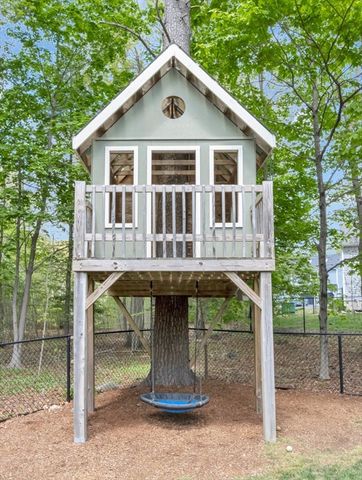 5 Juniper Dr, Mansfield, MA 02048