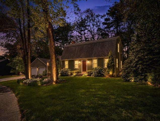 5 Juniper Dr, Mansfield, MA 02048