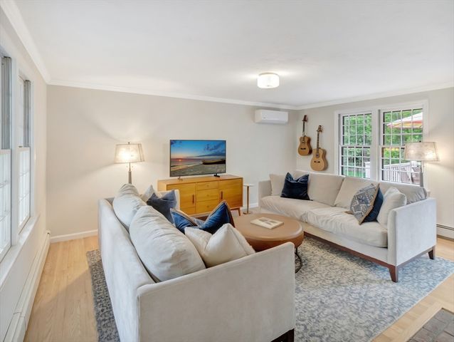 5 Juniper Dr, Mansfield, MA 02048