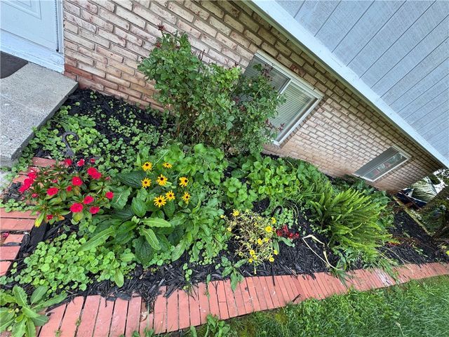 50 Kenwick Drive, Henrietta, NY 14623