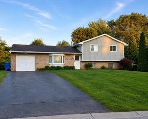 50 Kenwick Drive, Henrietta, NY 14623