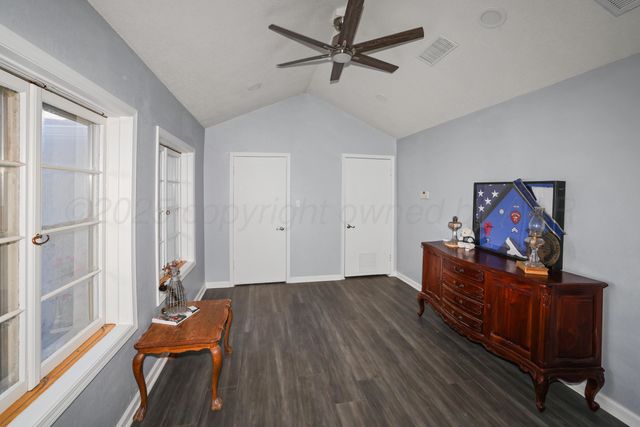 620 N Main Street, Stratford, TX 79084