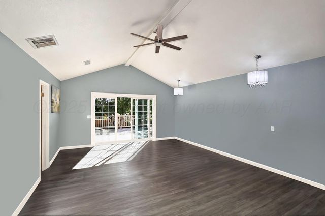 620 N Main Street, Stratford, TX 79084