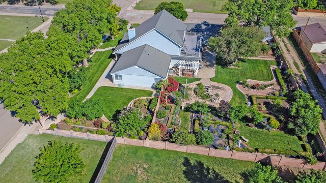 620 N Main Street, Stratford, TX 79084