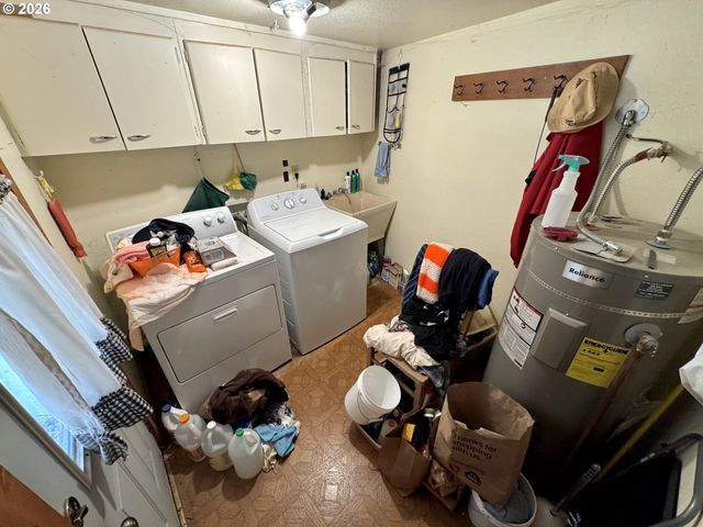 60958 Old Wagon Rd, Coos Bay, OR 97420