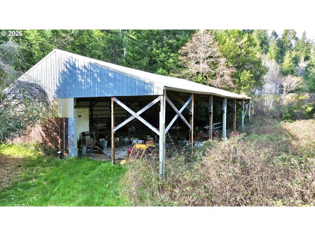 60958 Old Wagon Rd, Coos Bay, OR 97420