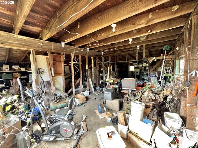 60958 Old Wagon Rd, Coos Bay, OR 97420