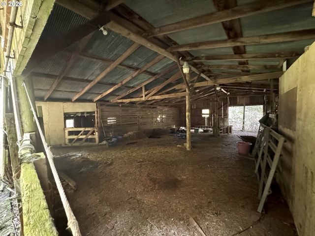 60958 Old Wagon Rd, Coos Bay, OR 97420