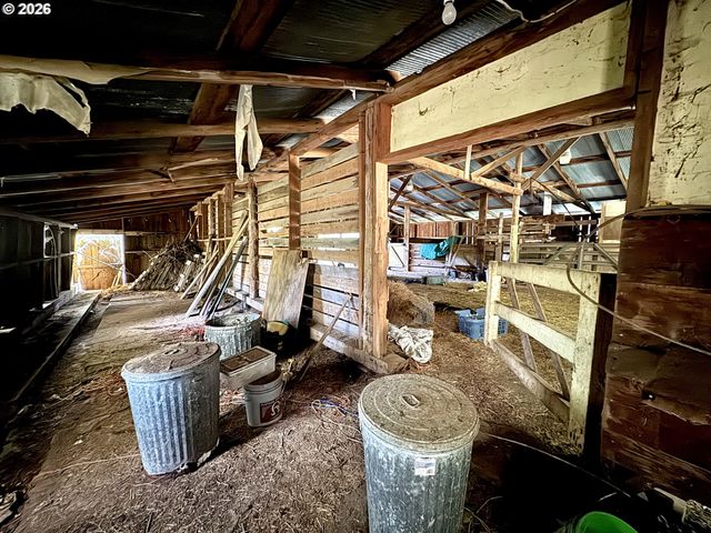 60958 Old Wagon Rd, Coos Bay, OR 97420