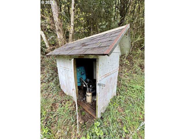 60958 Old Wagon Rd, Coos Bay, OR 97420