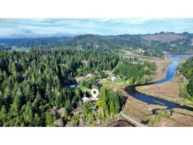 60958 Old Wagon Rd, Coos Bay, OR 97420