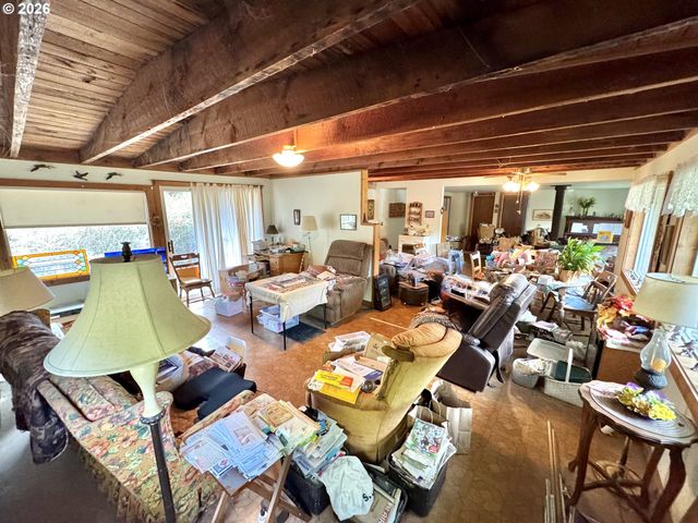 60958 Old Wagon Rd, Coos Bay, OR 97420