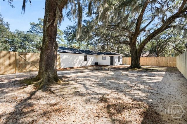 35 Oak Hill Road, Richmond Hill, GA 31324