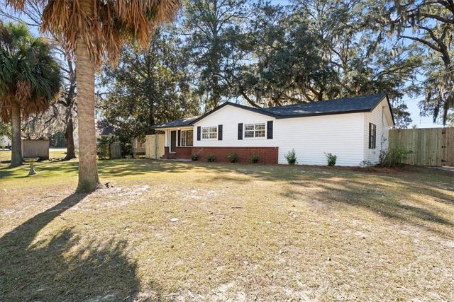 35 Oak Hill Road, Richmond Hill, GA 31324