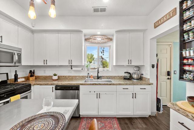 3641 5th Ave, Sacramento, CA 95817