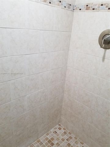 3401 N Country Club Dr 414, Aventura, FL 33180