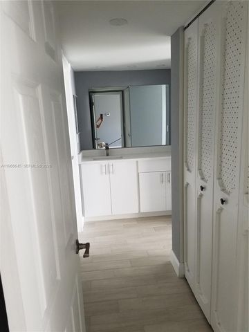 3401 N Country Club Dr 414, Aventura, FL 33180