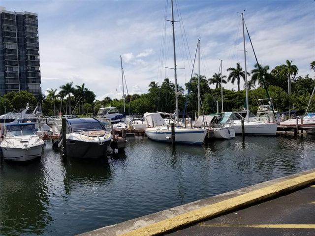 3401 N Country Club Dr 414, Aventura, FL 33180