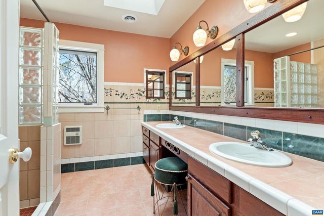 5864 WYANT LN, Charlottesville, VA 22903