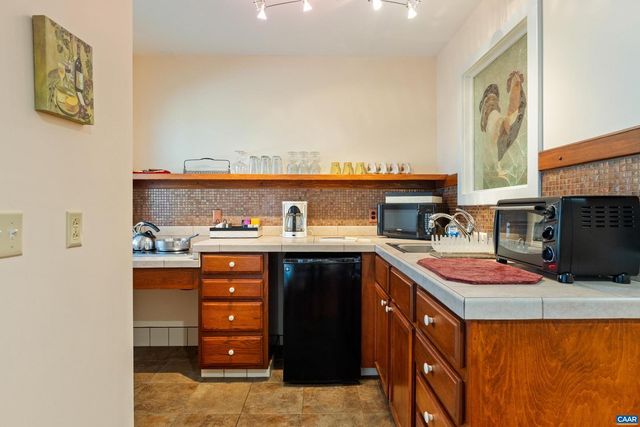 5864 WYANT LN, Charlottesville, VA 22903