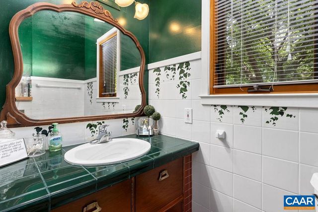 5864 WYANT LN, Charlottesville, VA 22903