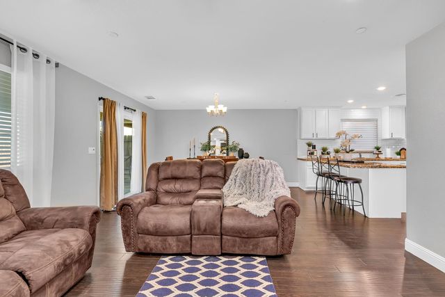 5447 Burns Avenue, Fresno, CA 93727