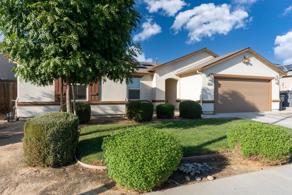 Image 1 of property listing at 5447 Burns Avenue, Fresno, CA 93727