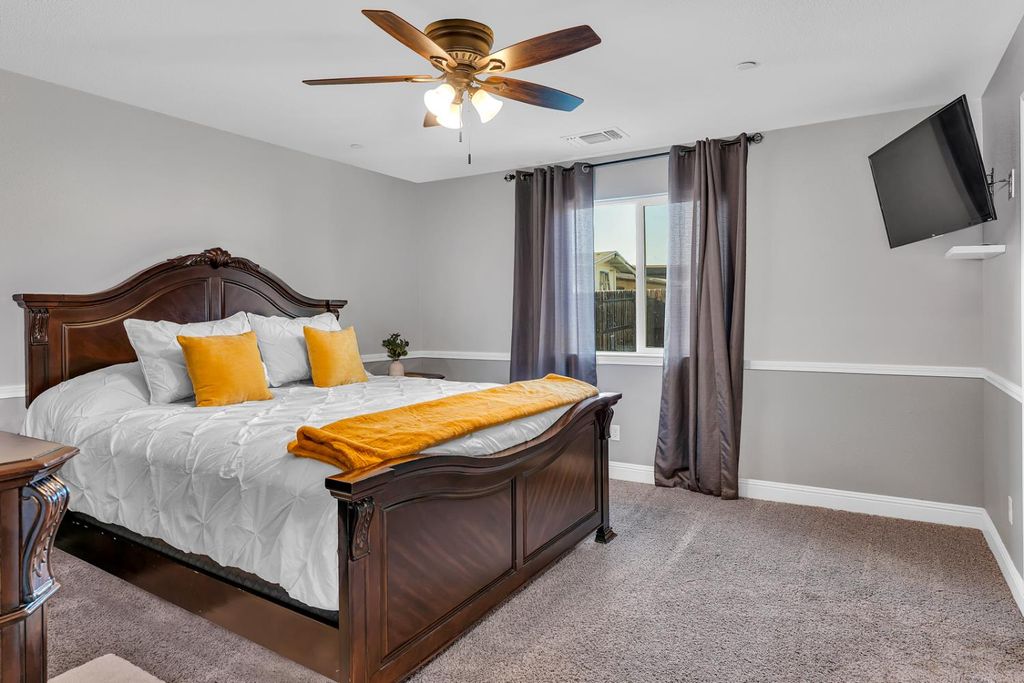 Image 11 of property listing at 5447 Burns Avenue, Fresno, CA 93727