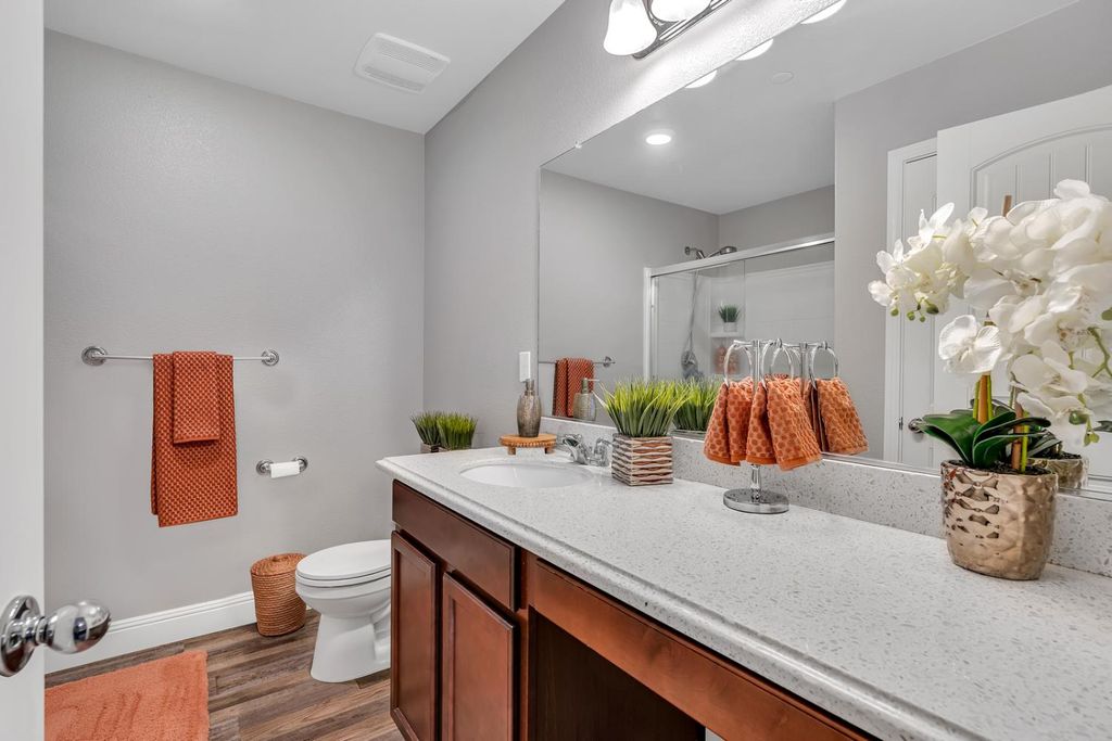 Image 14 of property listing at 5447 Burns Avenue, Fresno, CA 93727