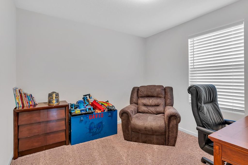 Image 17 of property listing at 5447 Burns Avenue, Fresno, CA 93727