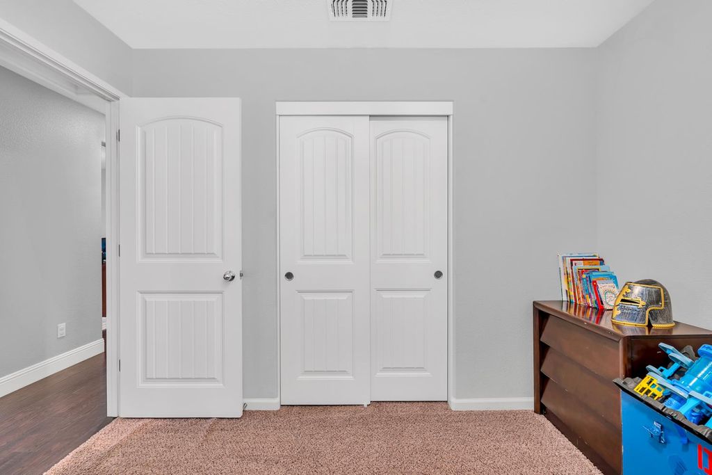 Image 18 of property listing at 5447 Burns Avenue, Fresno, CA 93727