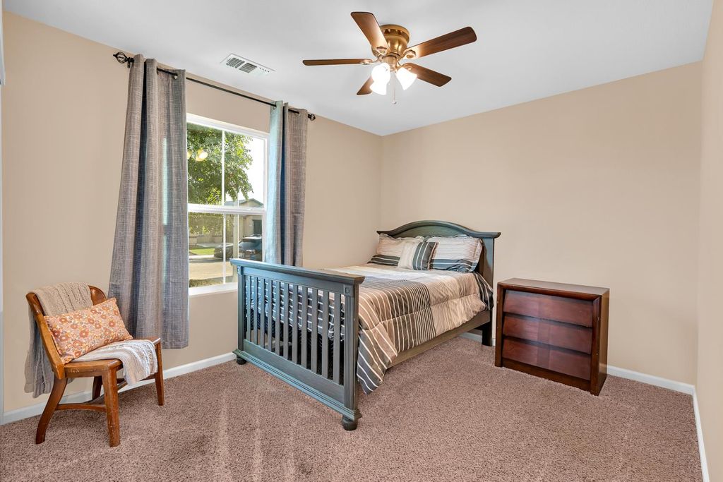 Image 21 of property listing at 5447 Burns Avenue, Fresno, CA 93727