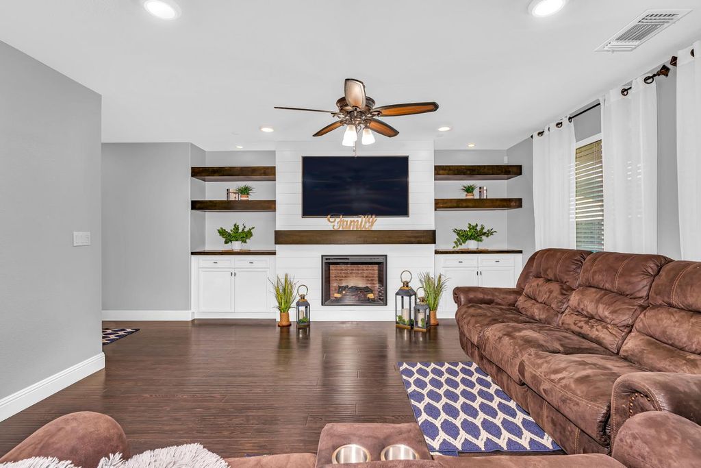 Image 24 of property listing at 5447 Burns Avenue, Fresno, CA 93727