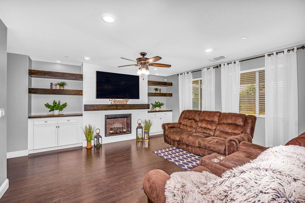 Image 26 of property listing at 5447 Burns Avenue, Fresno, CA 93727