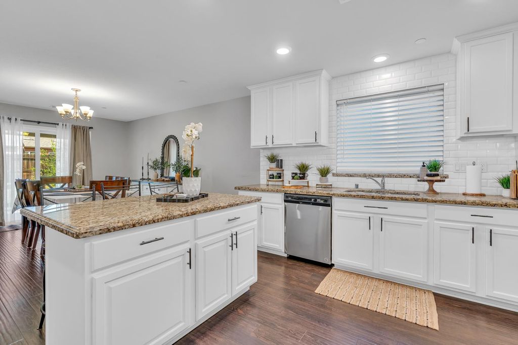 Image 33 of property listing at 5447 Burns Avenue, Fresno, CA 93727